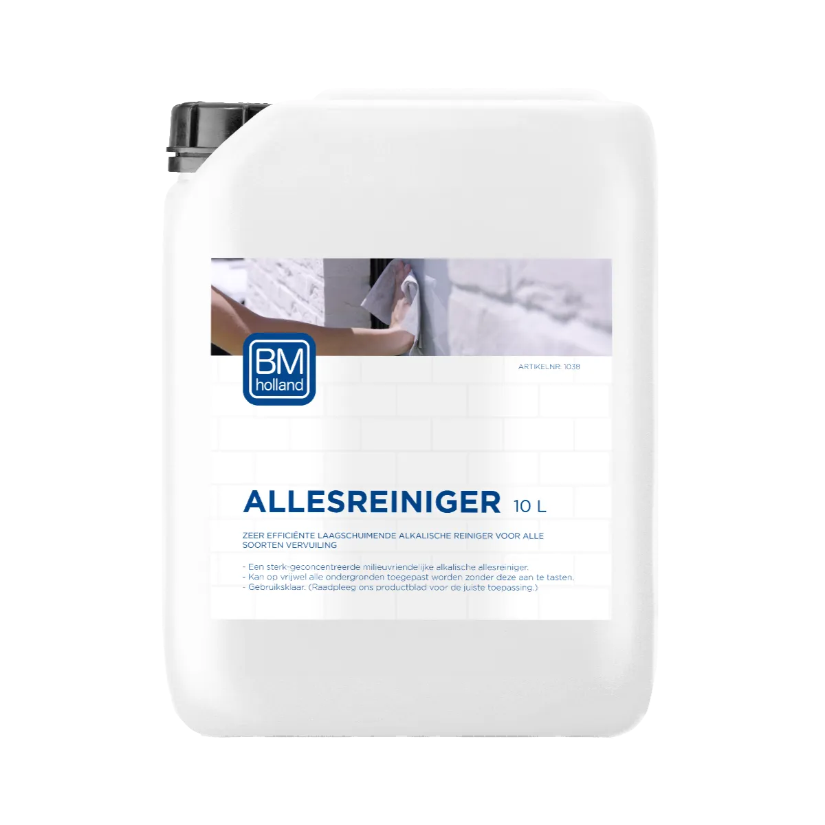 Een verpakking van 10 liter BM Allesreiniger 10L, een allesreiniger, met een wit etiket waarop een hand te zien is die met een spons een wit betegelde muur schoonmaakt.
