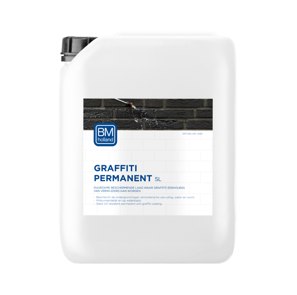 Een witte container van 5 liter met het etiket „BM Graffiti Permanent“ van BM Holland, waarop een afbeelding te zien is van een bakstenen muur die met een spuit wordt schoongemaakt. Op het etiket staat productinformatie in verschillende talen.